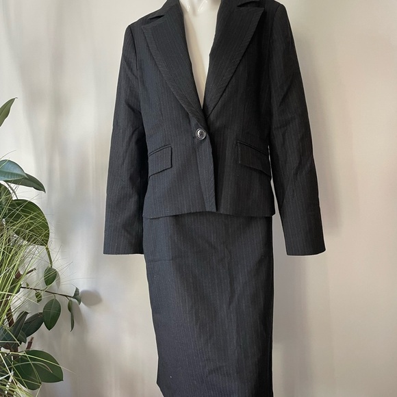 louben grey Black  pinstripes Women's Blazer skirt 2 pc suit grey - Picture 2 of 11